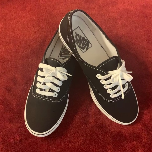 Vans Shoes - Women’s Vans Authentic Lo Pro Black/White Size 7.5
